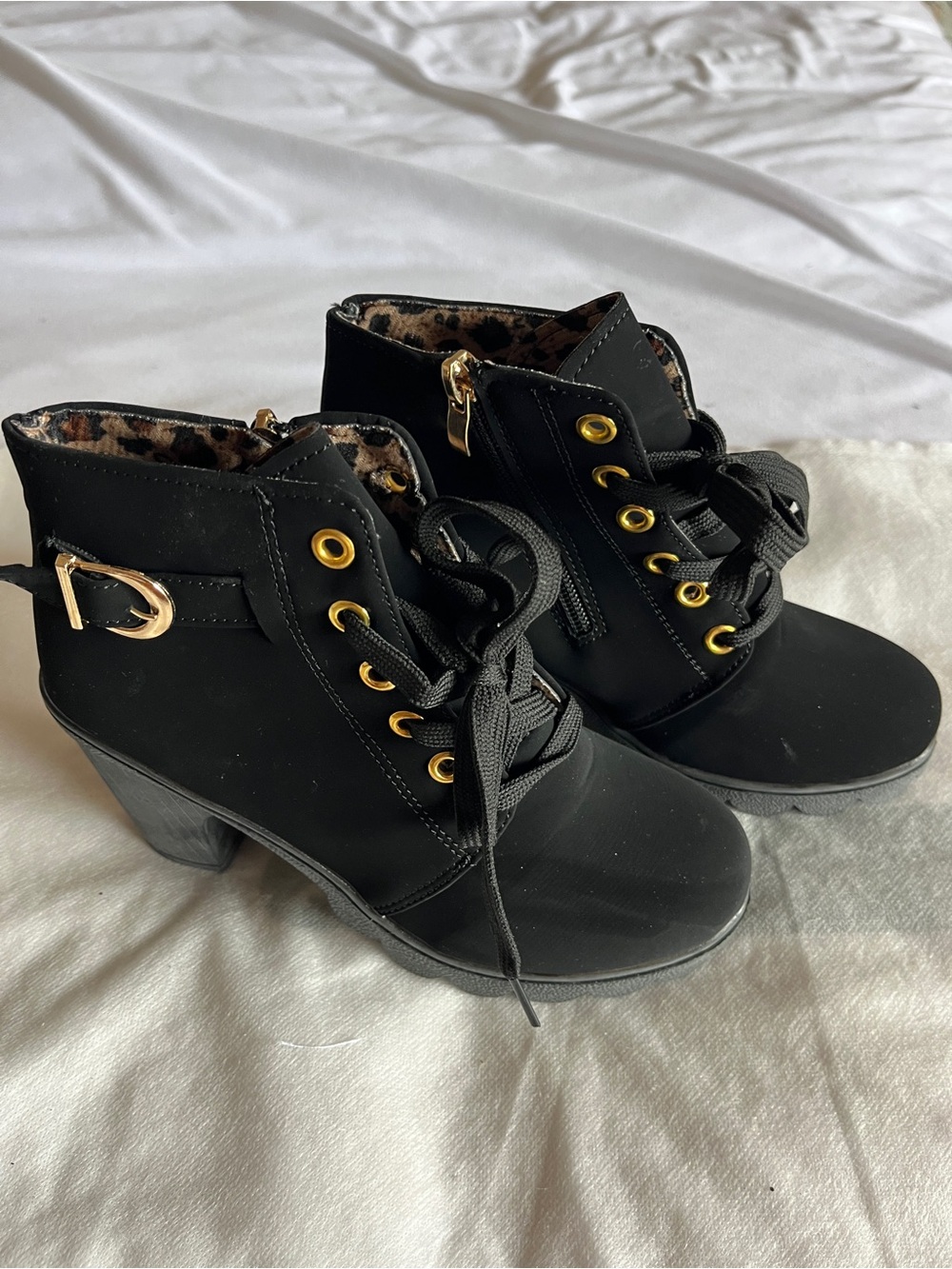 Black Lace Up Ankle Booties Chunky Block Heel Size 35 / 225 Side Zip Gold Hardwa